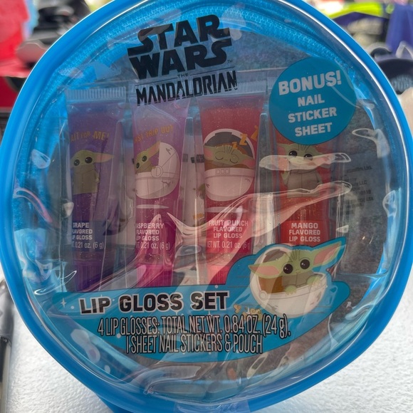 Star Wars Mandalorian Lip Gloss Set with Bonus Stickers - Picture 1 of 1